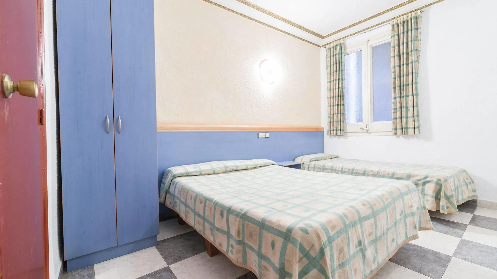 Pension Miami Hotel Barcelona 2*,  Spain