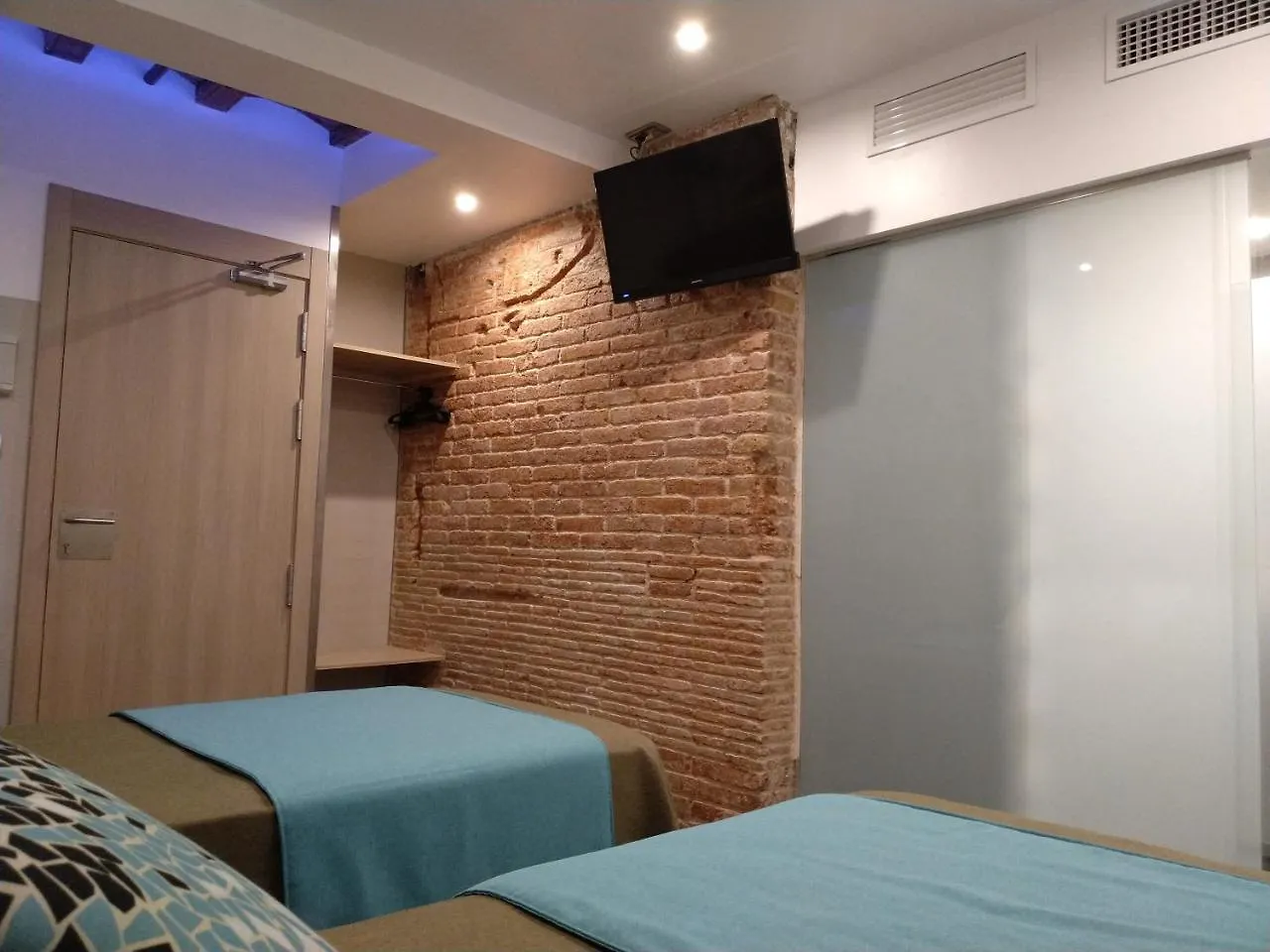 Pension Miami Hotel Barcelona 2*,  Spain